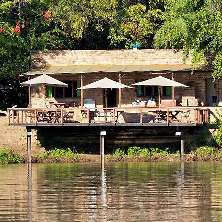 Kunene River Lodge Ehomba Buitenkant foto